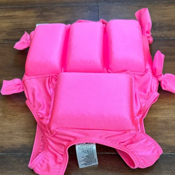 **Bundle** My Pool Pal and Old Navy Swim Set - Picture 4 of 9